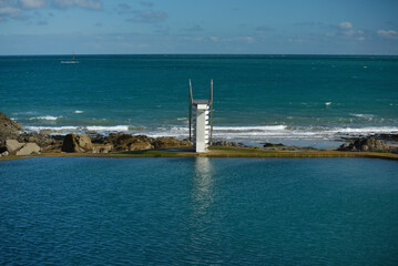 Saint-Quay-Portrieux, piscine naturelle et plongeoir - Côtes d’Armor, Bretagne - plongeoir