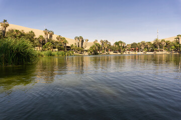 Obraz premium Huacachina Oasis and Lake, Ica Region, Peru, South America