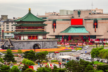 Naklejka premium Central city square with green park and Bell Tower temple, Xian, Shaanxi province, China