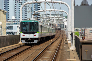 京阪電車萱島駅のプラットフォーム