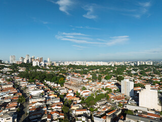 A Lapa, um dos bairros mais tradicionais de São Paulo, ganha uma nova dimensão vista do alto. Com...
