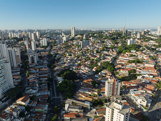 A Lapa, um dos bairros mais tradicionais de São Paulo, ganha uma nova dimensão vista do alto. Com...