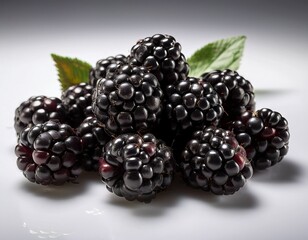 Fotografía profesional, de unas moras, Fondo blanco, grados realista, 4k
