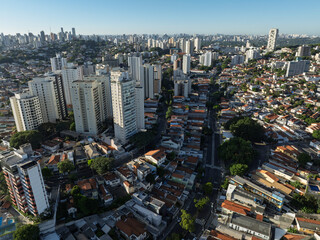 A Lapa, um dos bairros mais tradicionais de São Paulo, ganha uma nova dimensão vista do alto. Com...