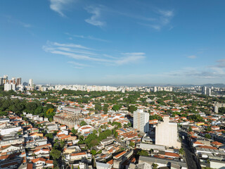 A Lapa, um dos bairros mais tradicionais de São Paulo, ganha uma nova dimensão vista do alto. Com...