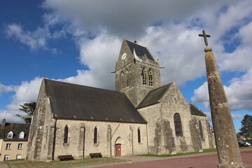 Sainte-M&egrave;re l'&eacute;glise et son parachutiste am&eacute;ricain