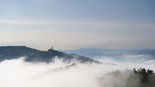 La Torre di Castellino Tanaro vista da Rocca Cigli&egrave;