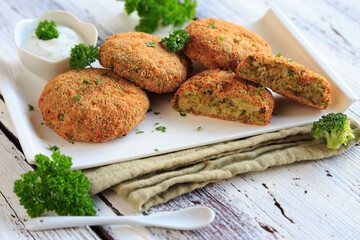 Parmesan-Brokkoli-Bällchen aus der Heißluftfritteuse