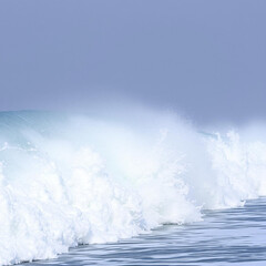 Ocean WavesGentle Waves Breaking on a Tranquil Shore