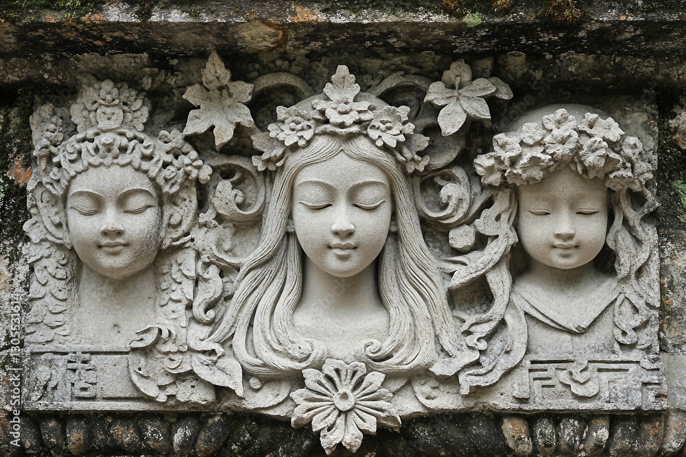 Poster generative ai bas-relief sculpture combining classical artistic themes with modern world attributes