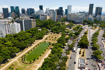 Obraz premium Aerial View of Paris Square and Gloria District With Rio de Janeiro Downtown Skyline