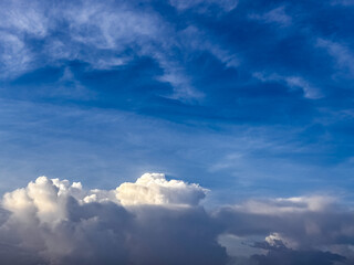 Obraz premium blue sky beautiful white cloudy clouds sunny day