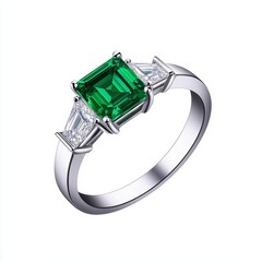 Luxury emerald ring