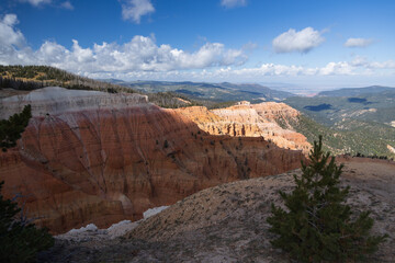 Fototapeta premium Colorful rock formations at Cedar Breaks National Monument, Utah