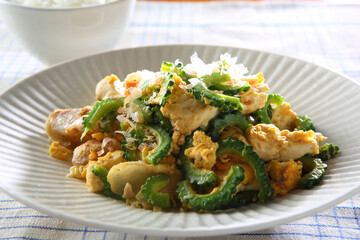 ゴーヤチャンプルとご飯