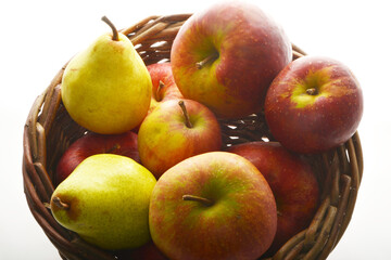 Apfel,  Malus domestica, Wellant, Rubinette,  Gala, Williams Christ  im  Korb