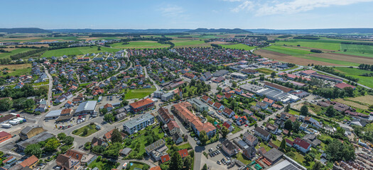 Die ländliche Stadt Freystadt an der Schwarzach in der Oberpfalz von oben 