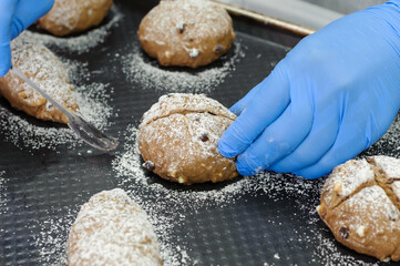パン作り、製パン、パン生地、成形