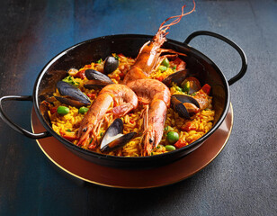 Traditional Paella Valenciana 