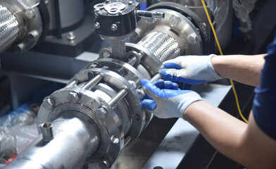 Industrial water pump pipe installer water pipe connection