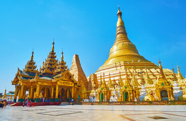 Naklejka premium The main stupa of Shwedagon Zedi Daw, Yangon, Myanmar