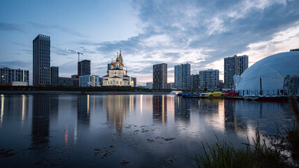 Church of the Holy God's builders at sunset against the backdrop of a clear sky 6