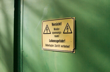 Schild Lebensgefahr