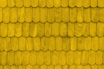 Textura tejuela natural de madera de alerce aserrada color amarillo