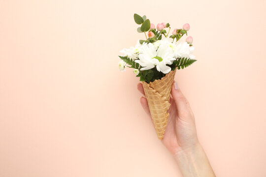 White paper invitation card mockup with envelope and flowers, mockup with copy space