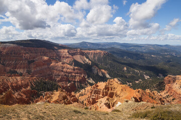 Fototapeta premium Colorful rock formations at Cedar Breaks National Monument, Utah