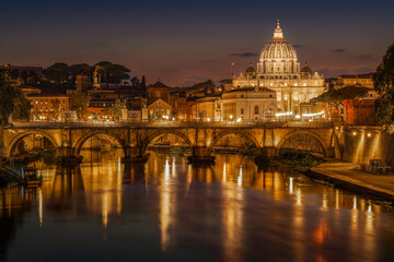 Fototapeta premium St Peters from the Tiber River
