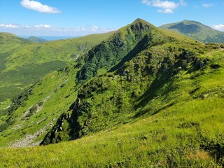 Obraz premium View of the mountains of the Chornohirsky Range of the Carpathians