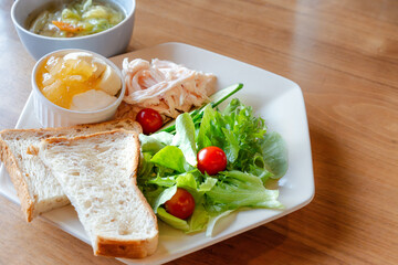 ヘルシーな朝食プレートセット