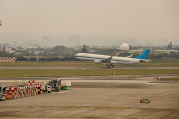 台湾の空港で飛行機ウォッチング