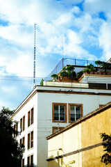 Edificio con cielo de fondo