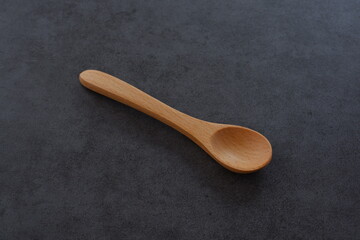 温かみのある、木でできたスプーン
