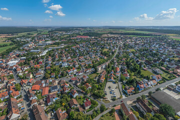 Ausblick auf die kleine Stadt Langenzenn im Rangau westlich von Fürth in Mittelfranken