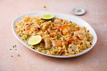 Rice and chicken and sweet chili sauce