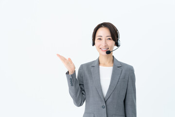 オペレーターのミドルの女性