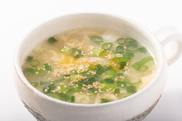 溶き卵と白菜の中華スープ