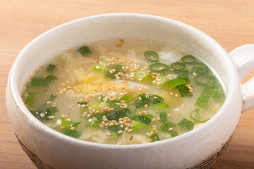 溶き卵と白菜の中華スープ