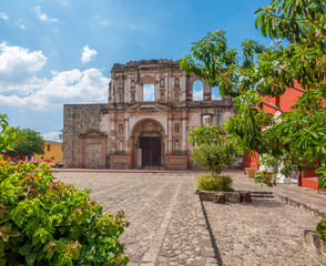 Fototapeta premium magnificent ruins of the Church and Convent of the Society of Jesus (Antiguo Colegio de la Compañía de Jesús), Antigua, Guatema