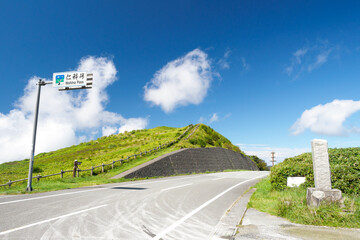 静岡県道59号（伊東西伊豆線）と仁科峠の標識