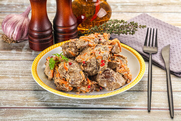 Chicken liver with cream and carrot