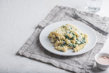 Creamy Pasta with Spinach and Ricotta