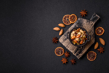 Honeyed cashew nuts, walnuts, hazelnuts, pine nuts and dried fruits