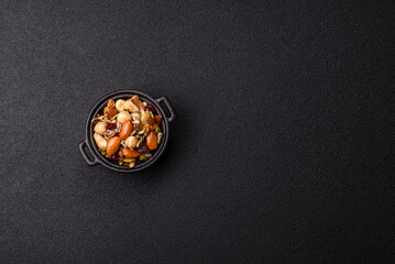Honeyed cashew nuts, walnuts, hazelnuts, pine nuts and dried fruits