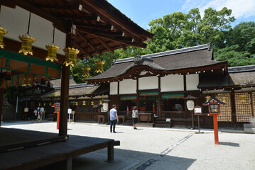 Obraz premium 河合神社 拝殿と本殿 京都市左京区