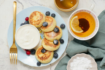 Cheese pancakes with yogurt and berries..style hugge