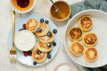 Cheese pancakes with yogurt and berries..style hugge